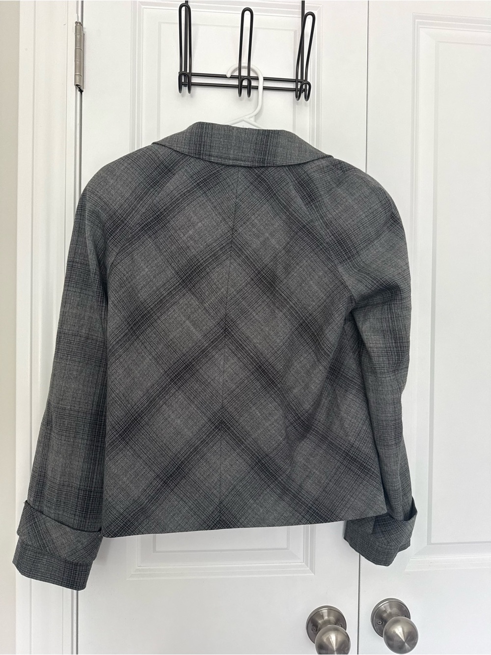 East 5th Gray Plaid Short Button Blazer - Picture 4 of 5